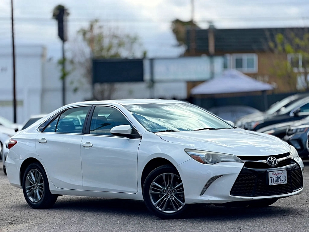 2017 Toyota Camry 2.5 Auto SE's photo
