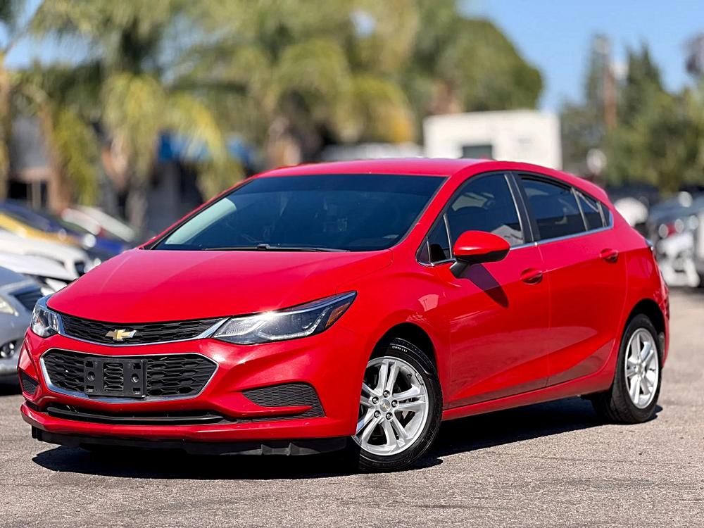2018 Chevrolet Cruze LT Hatchback Auto's photo