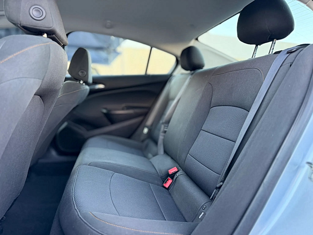 2018 Chevrolet Cruze LS - Photo 18