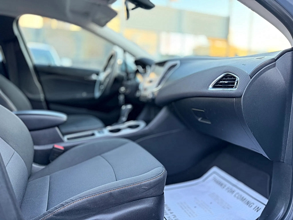 2018 Chevrolet Cruze LS - Photo 22