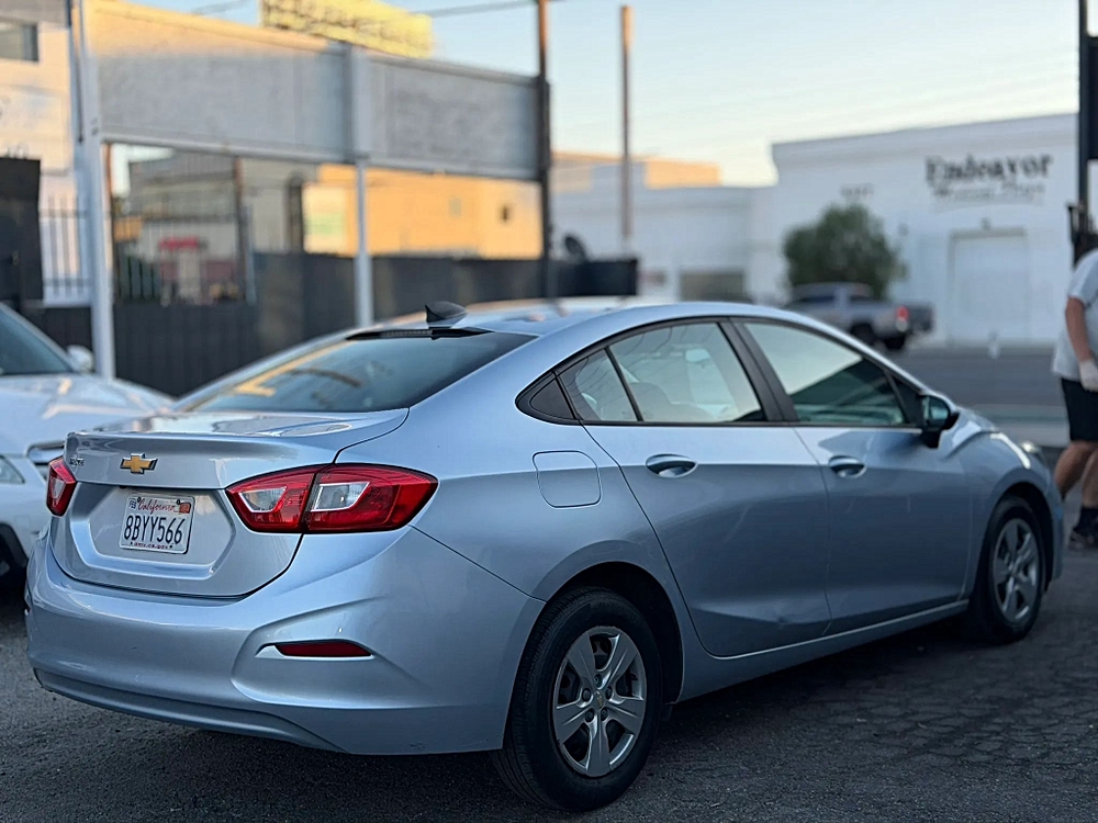 2018 Chevrolet Cruze LS - Photo 7