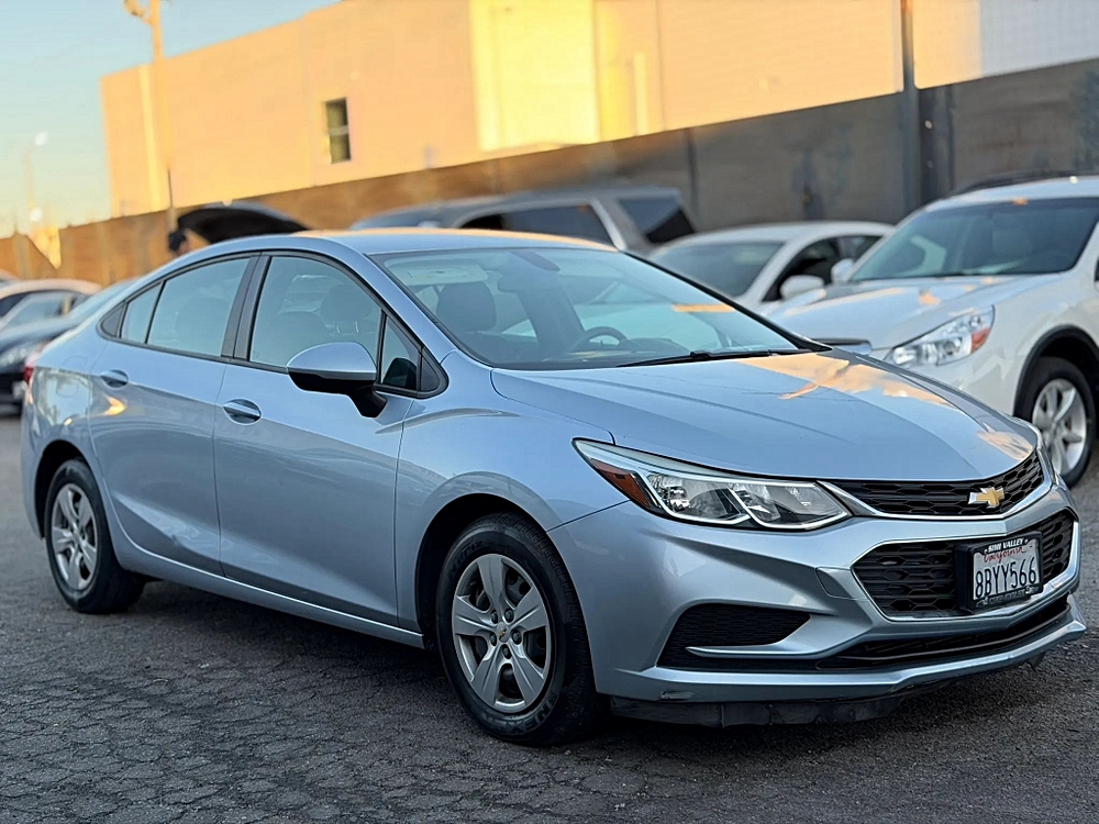 2018 Chevrolet Cruze LS - Photo 9