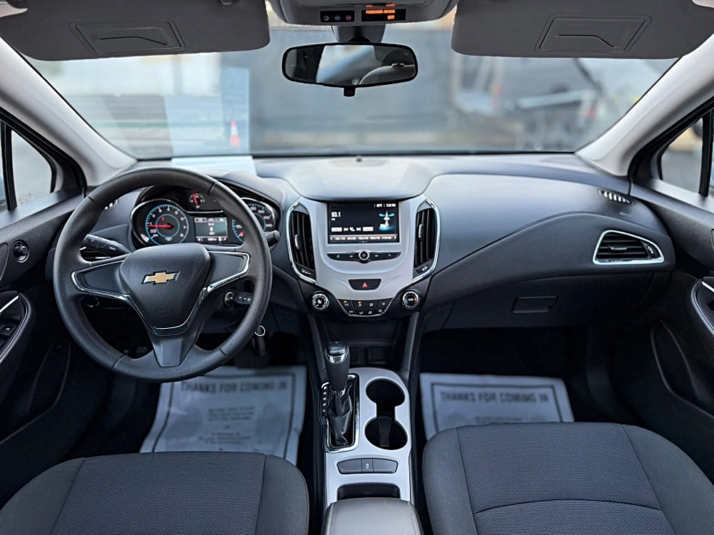 2018 Chevrolet Cruze LS - Photo 10