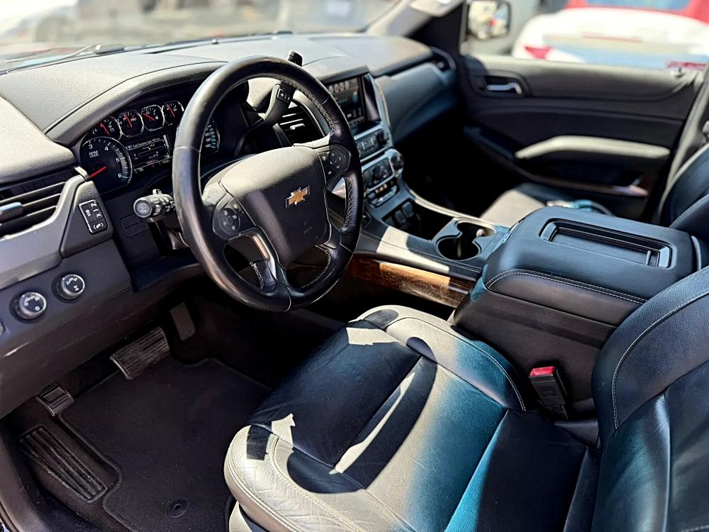 2018 Chevrolet Suburban LT - Photo 12
