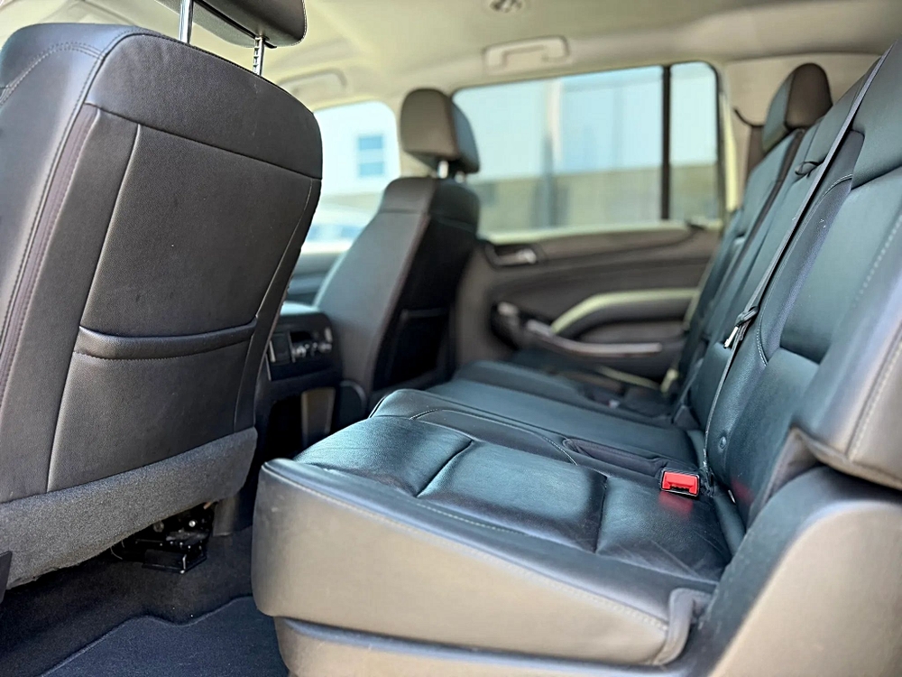 2018 Chevrolet Suburban LT - Photo 19