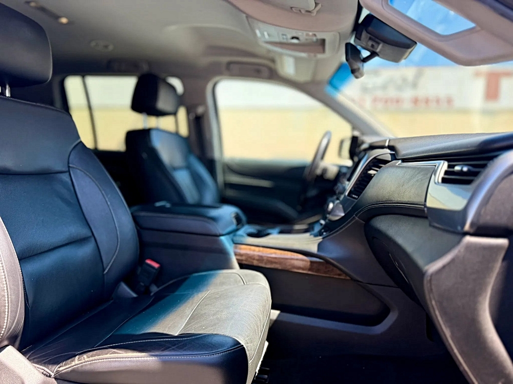 2018 Chevrolet Suburban LT - Photo 24