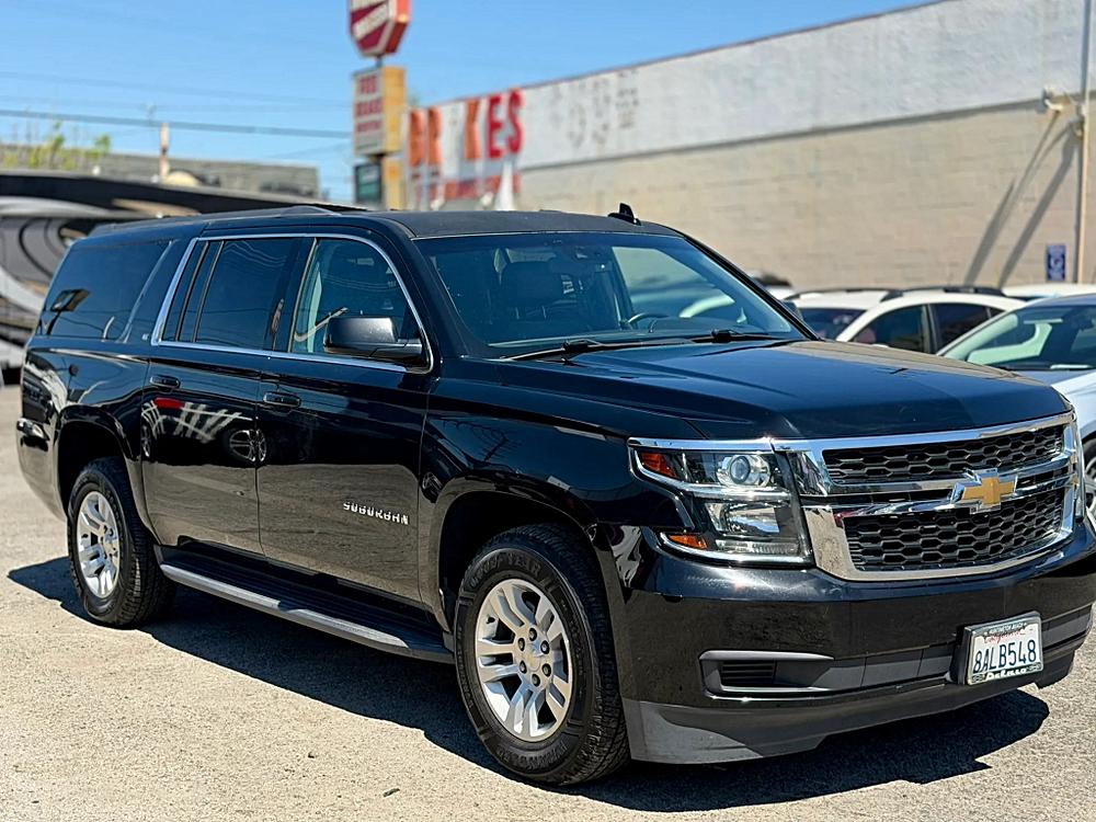 2018 Chevrolet Suburban LT - Photo 9