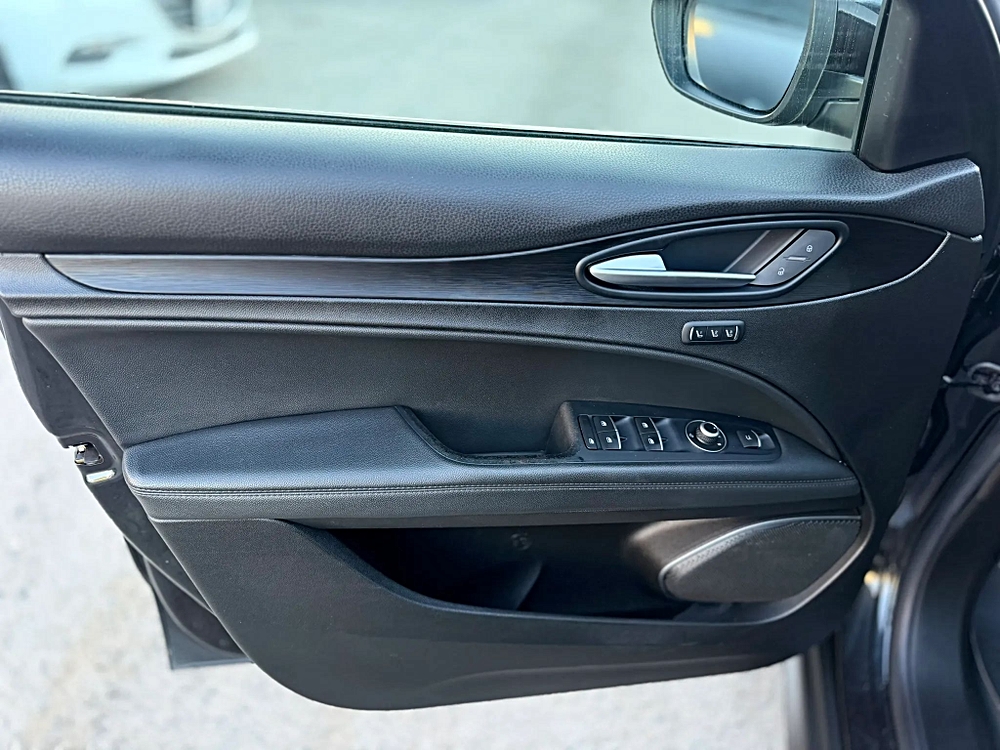 2018 Alfa Romeo Stelvio Base - Photo 18