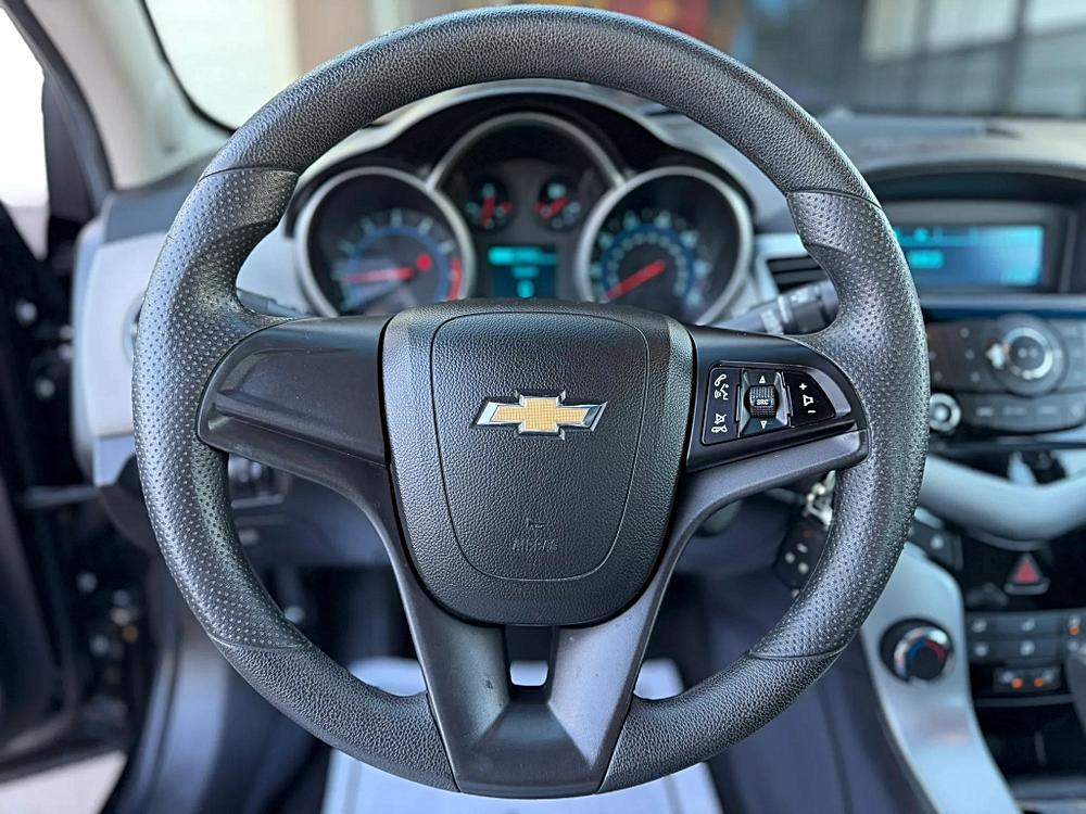 2014 Chevrolet Cruze LS - Photo 14