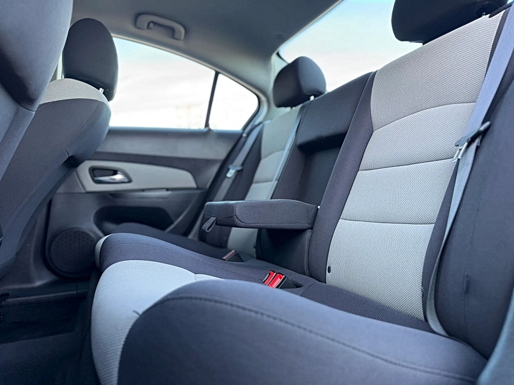 2014 Chevrolet Cruze LS - Photo 17