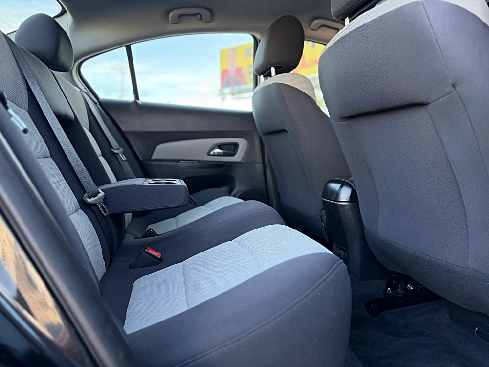 2014 Chevrolet Cruze LS - Photo 20