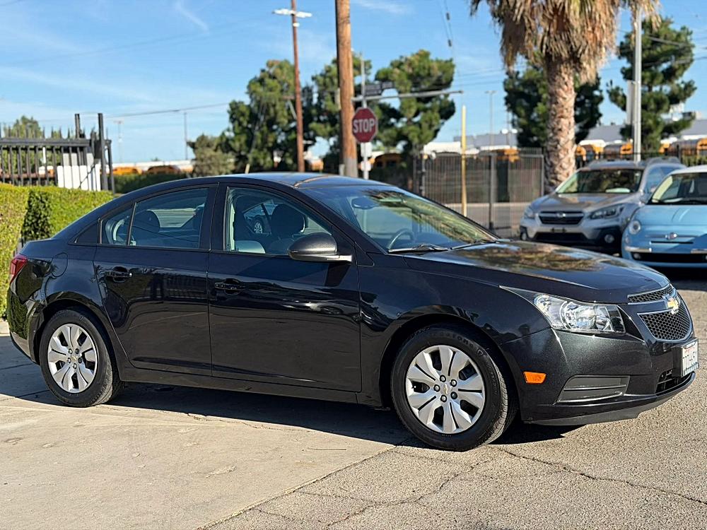 2014 Chevrolet Cruze LS - Photo 9