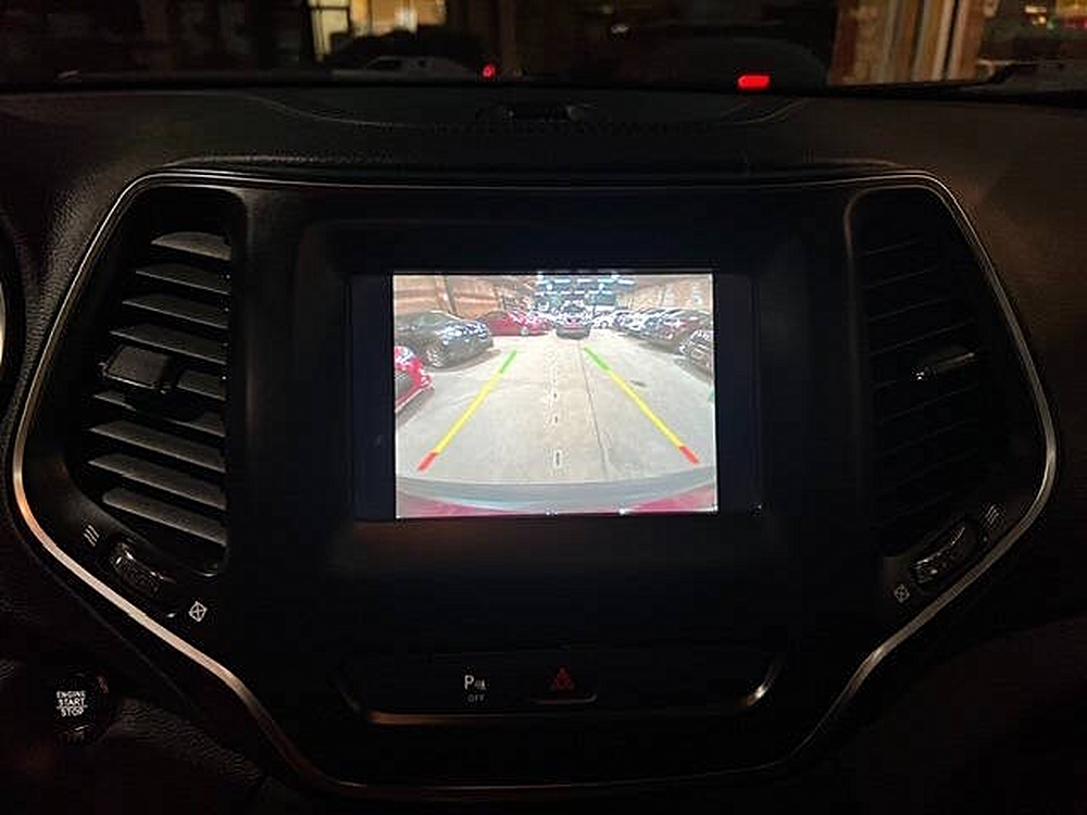 2020 Jeep Cherokee Latitude Plus - Photo 24