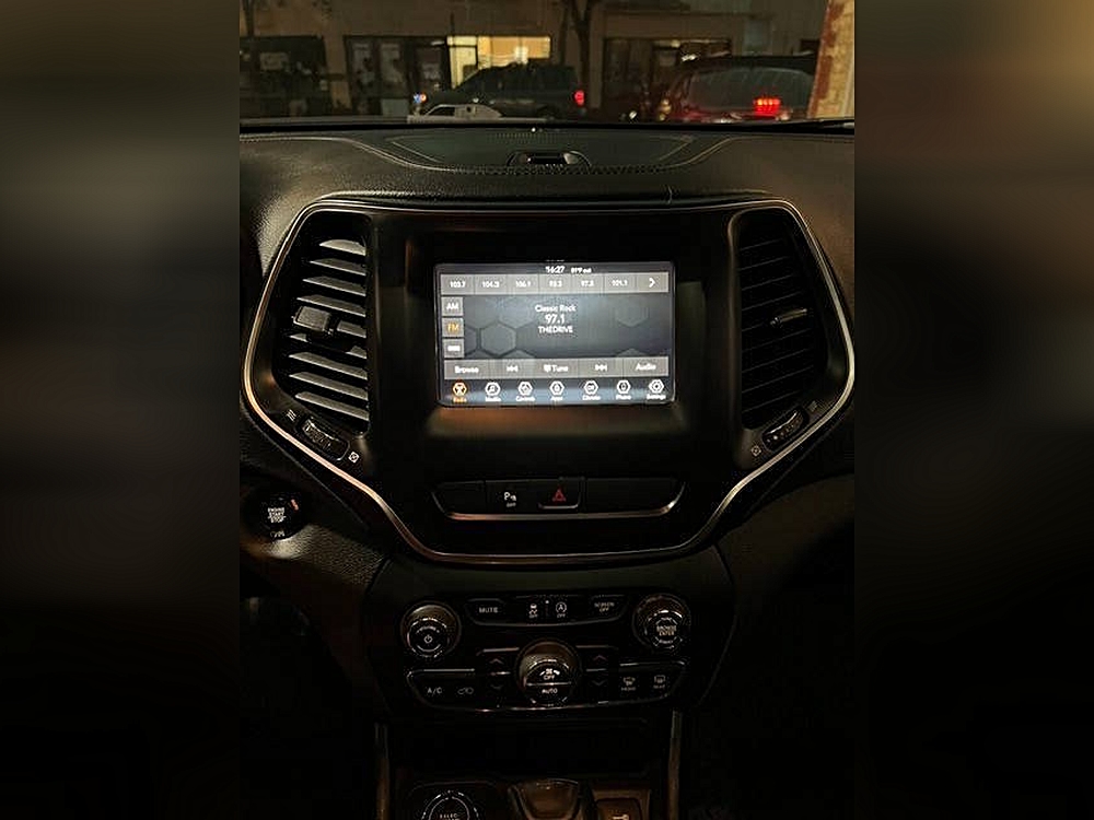 2020 Jeep Cherokee Latitude Plus - Photo 25