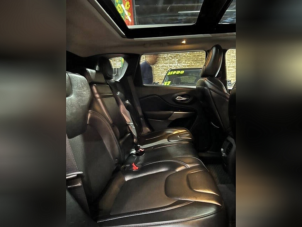 2020 Jeep Cherokee Latitude Plus - Photo 22