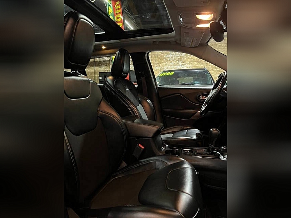 2020 Jeep Cherokee Latitude Plus - Photo 23