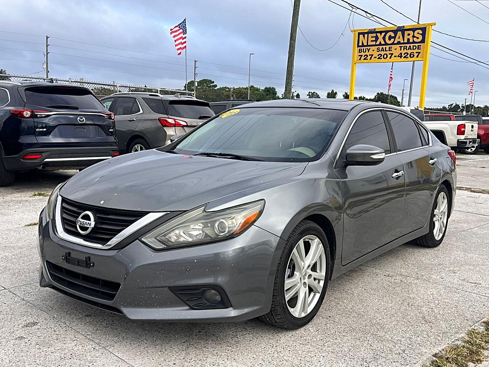 2016 Nissan Altima SL's photo