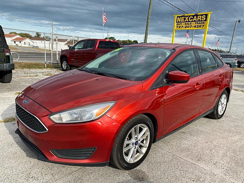 2018 Ford Focus SE's photo