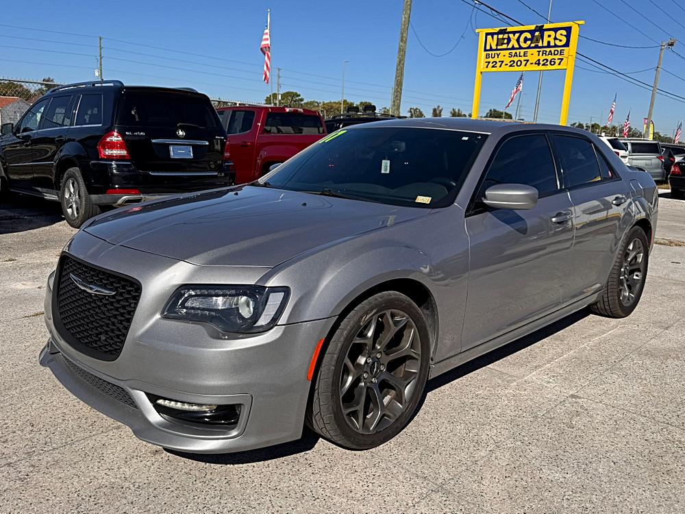2017 Chrysler 300 S's photo