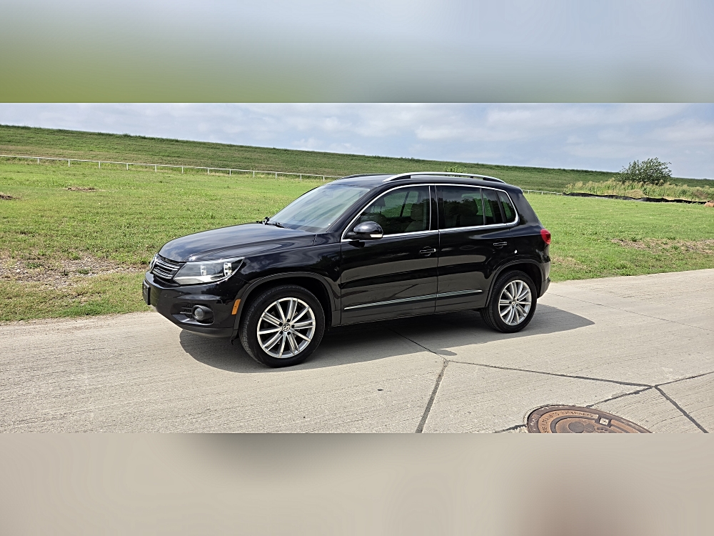 2015 Volkswagen Tiguan 2.0T SE's photo
