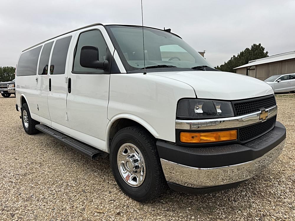 2015 Chevrolet Express 3500 LS Extended's photo