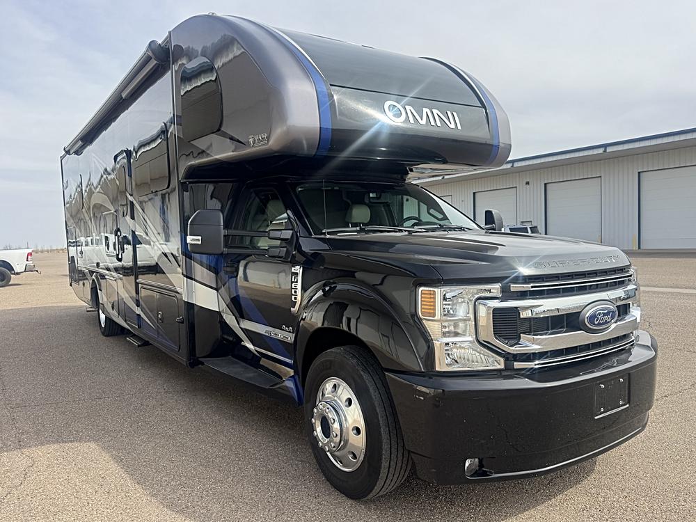 2022 Ford F-600 XLT 4x4 Regular Cab 145-In DRW's photo