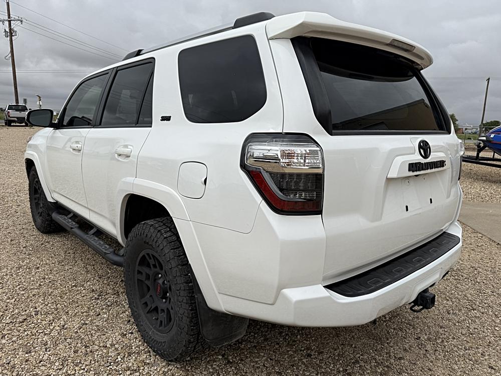 2021 Toyota 4Runner SR5 Premium - Photo 8