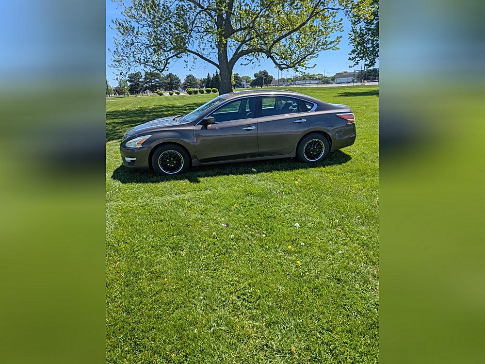 2015 Nissan Altima 2.5 S's photo