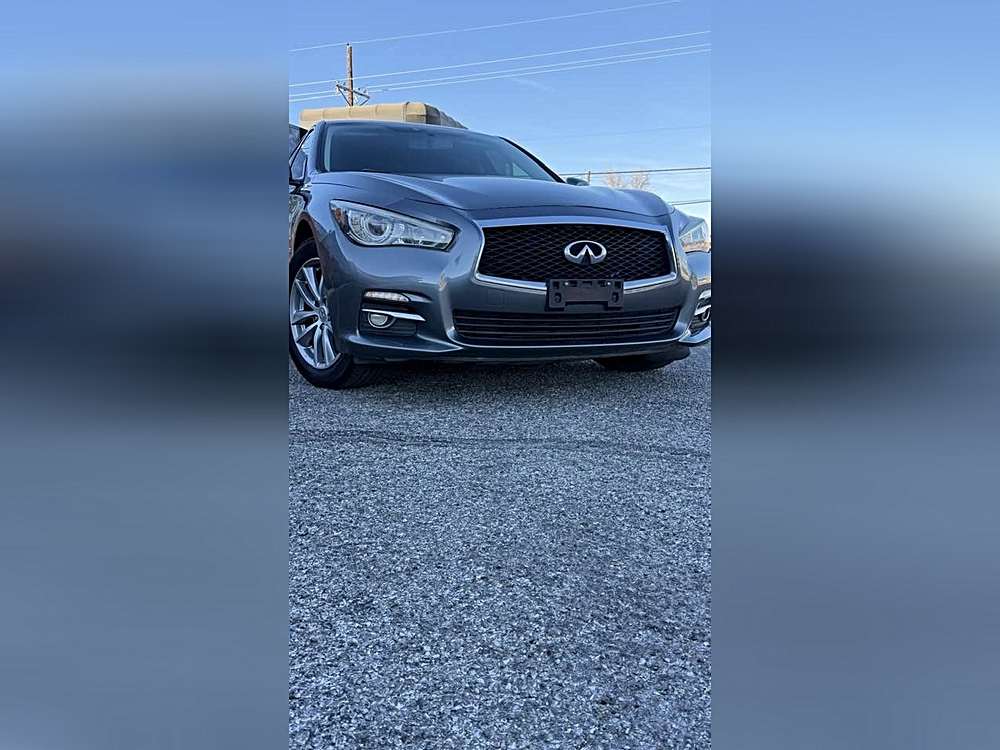 2017 INFINITI Q50 Premium's photo