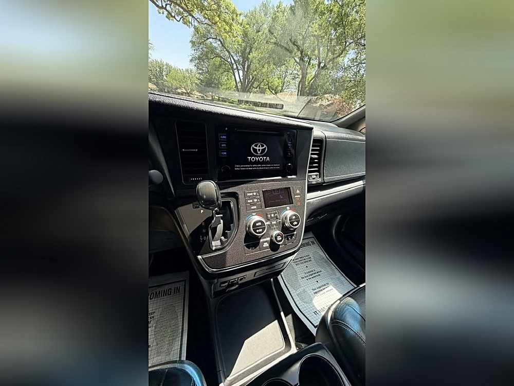 2016 Toyota Sienna SE - Photo 8