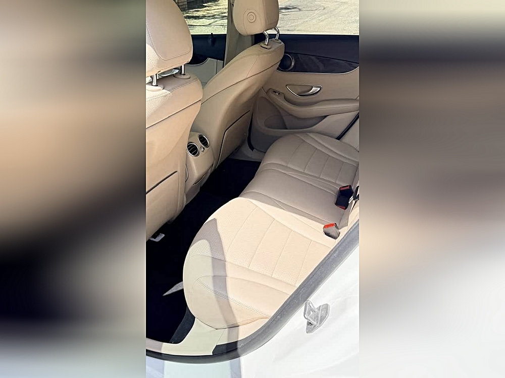 2021 Mercedes-Benz GLC GLC300 - Photo 12