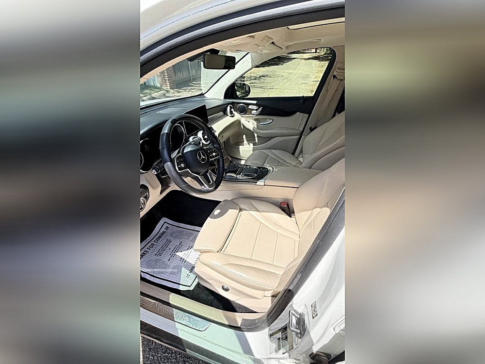 2021 Mercedes-Benz GLC GLC300 - Photo 9