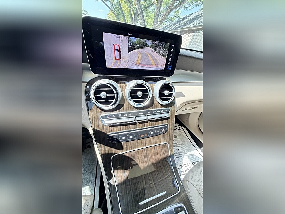 2021 Mercedes-Benz GLC GLC300 - Photo 13