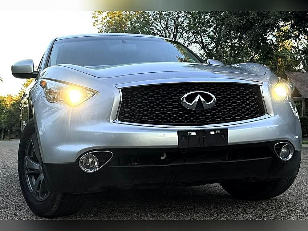 2017 INFINITI QX70