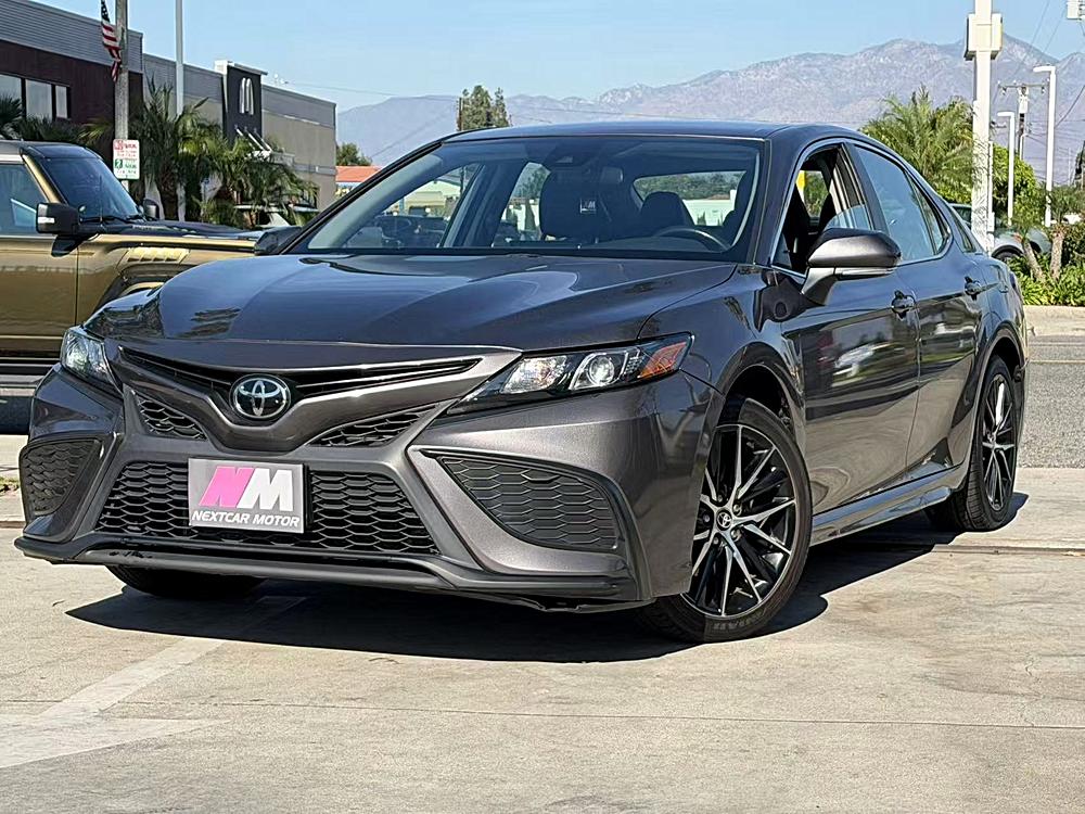 2022 Toyota Camry SE