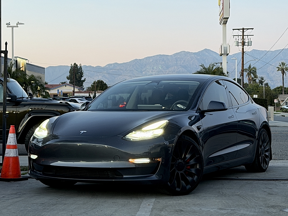 2023 Tesla Model 3 Performance's photo