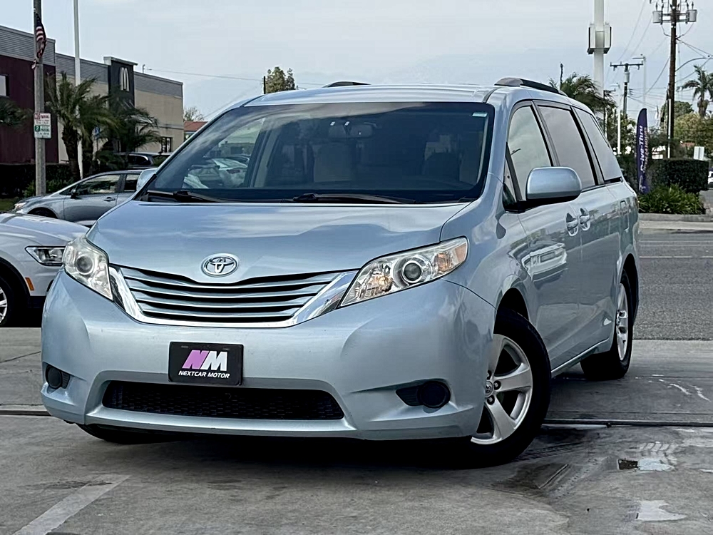 2015 Toyota Sienna LE