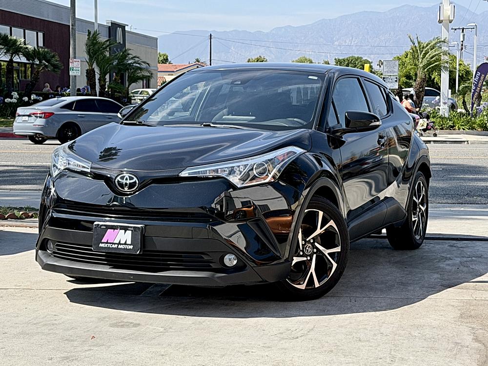 2018 Toyota C-HR XLE Premium's photo