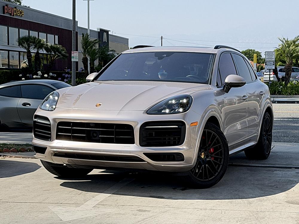 2023 Porsche Cayenne GTS's photo