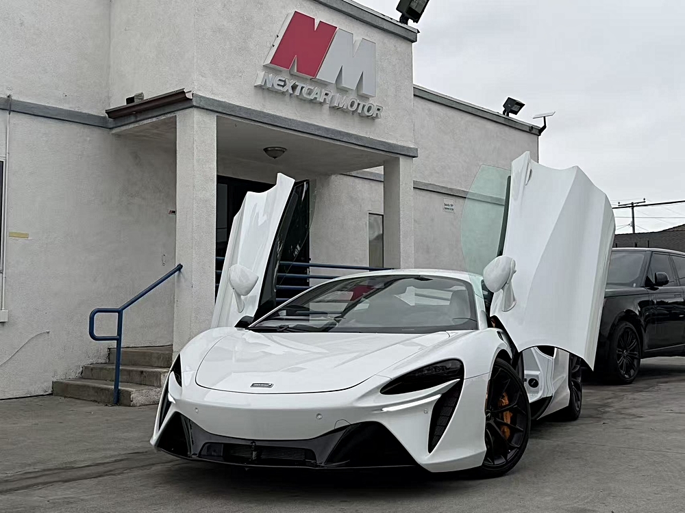 2023 McLaren Artura 3.0's photo