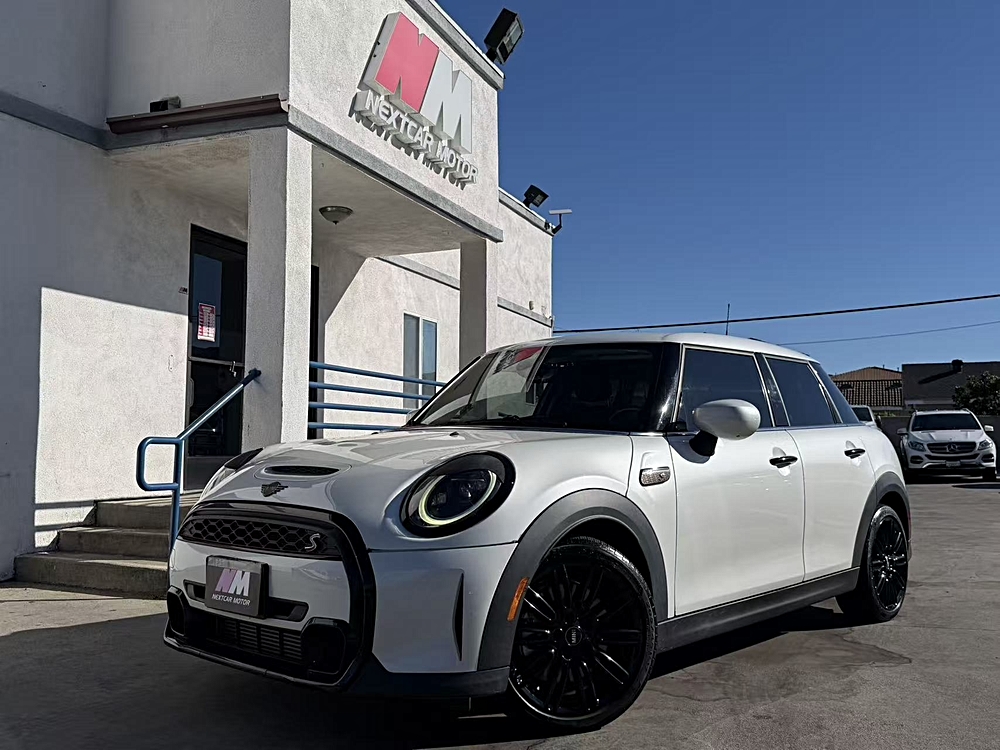 2024 MINI Hardtop 4 Door