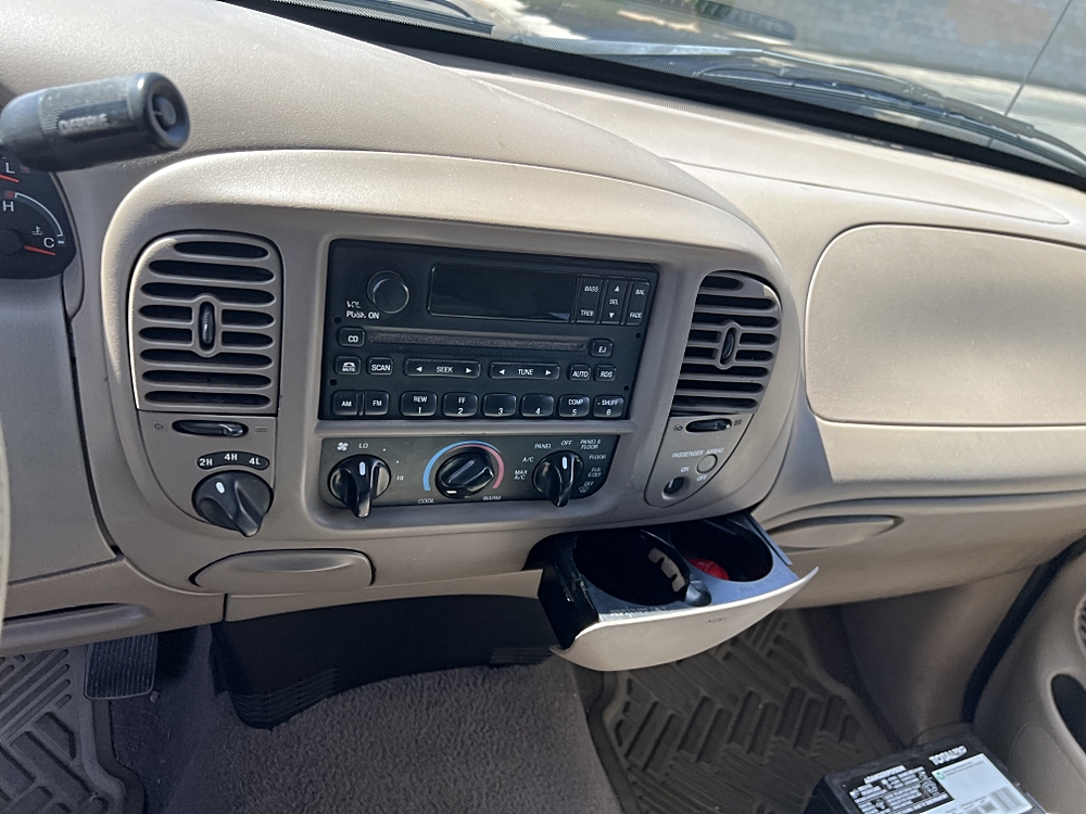 2002 Ford F-150 XL - Photo 8
