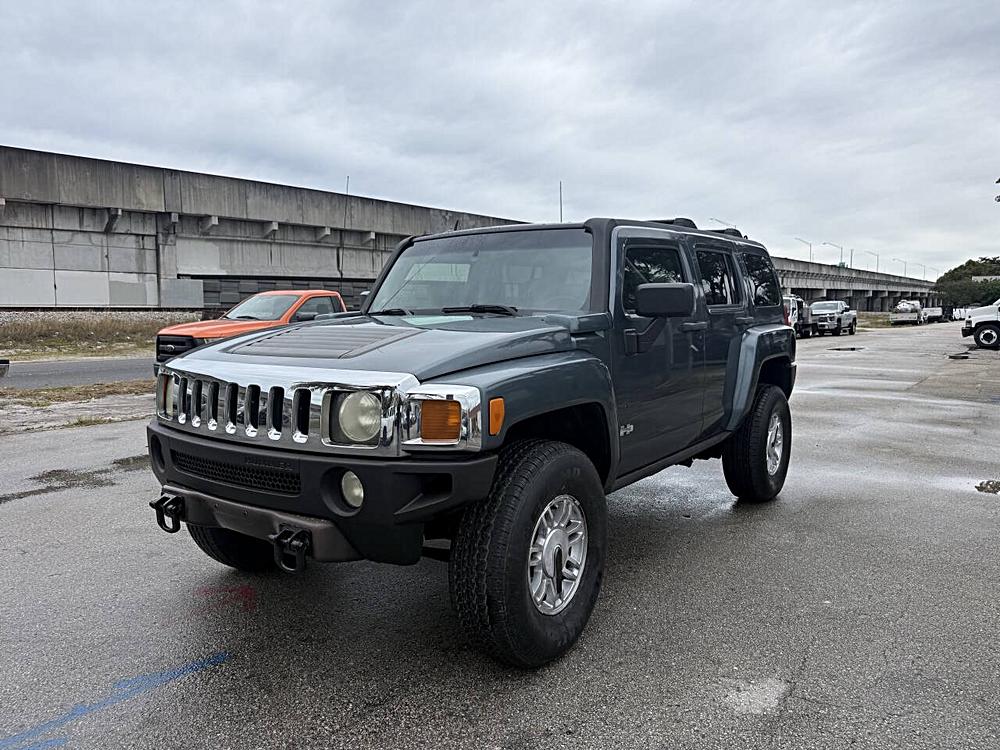 2006 Hummer H3 SUV's photo