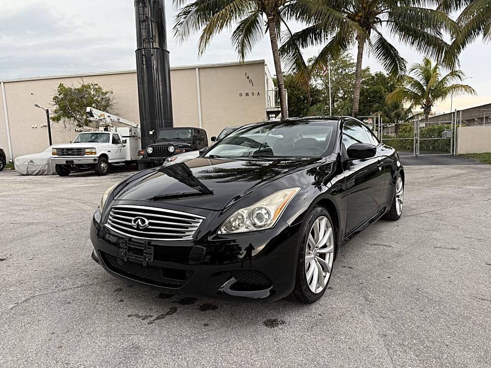 2010 INFINITI G Convertible 37 Sport's photo