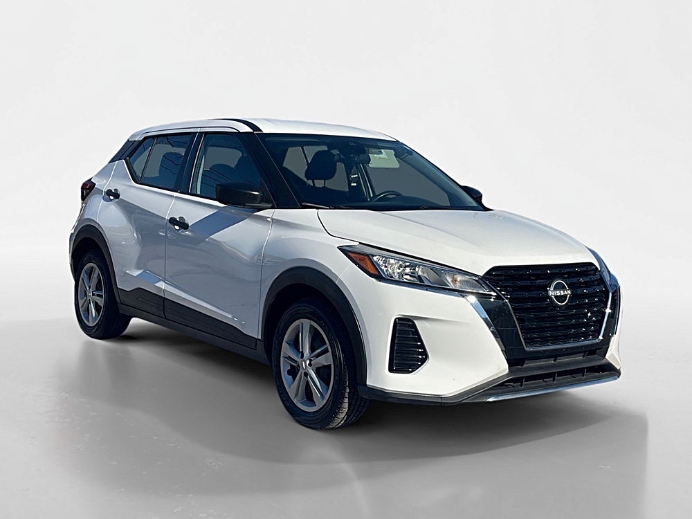 2022 Nissan Kicks S's photo