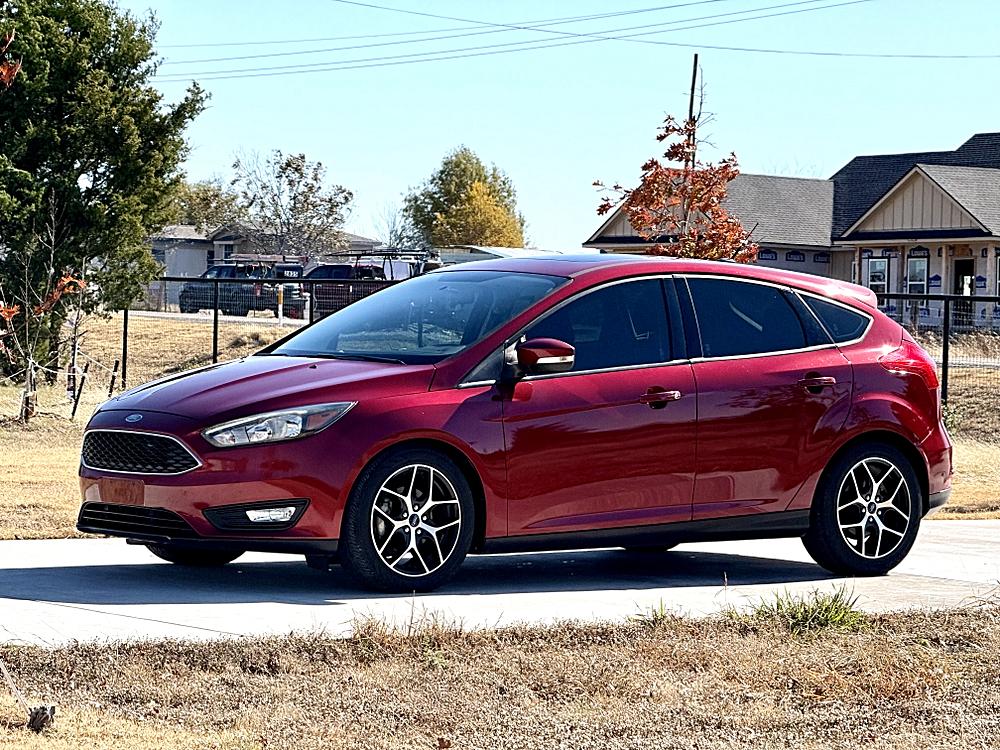 2017 Ford Focus SEL's photo