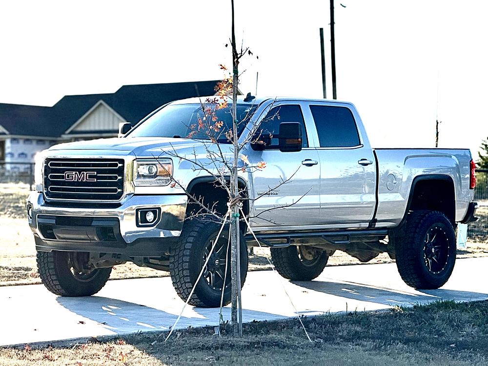 2017 GMC Sierra 2500HD SLE's photo