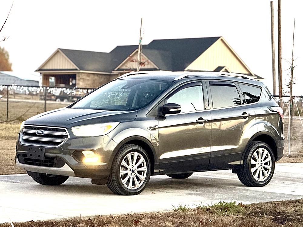 2017 Ford Escape Titanium's photo
