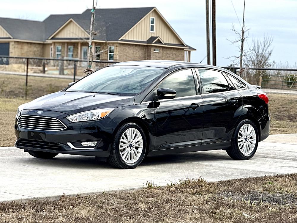 2018 Ford Focus Titanium's photo