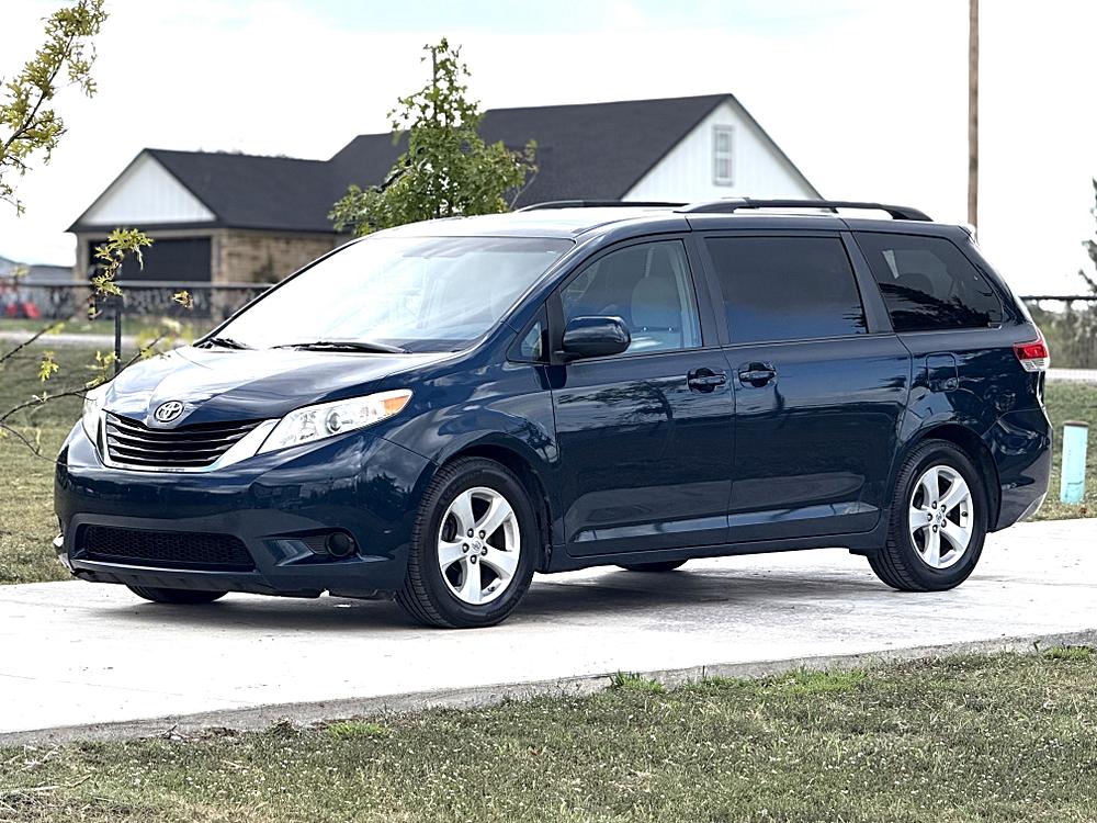 2011 Toyota Sienna LE